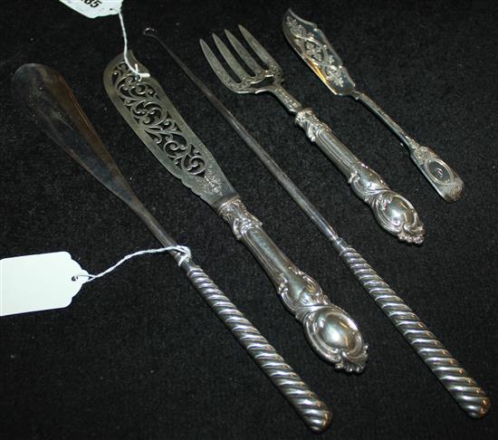 Pair of Victorian silver fish servers, silver fish knife & a silver-handled shoe horn & button hook set with wrythen handles